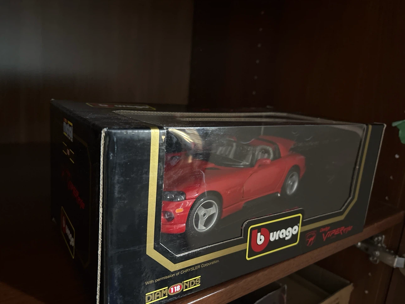 Bburago Dodge Viper RT/10 (1992) Diecast Model 1:18 - photo 2