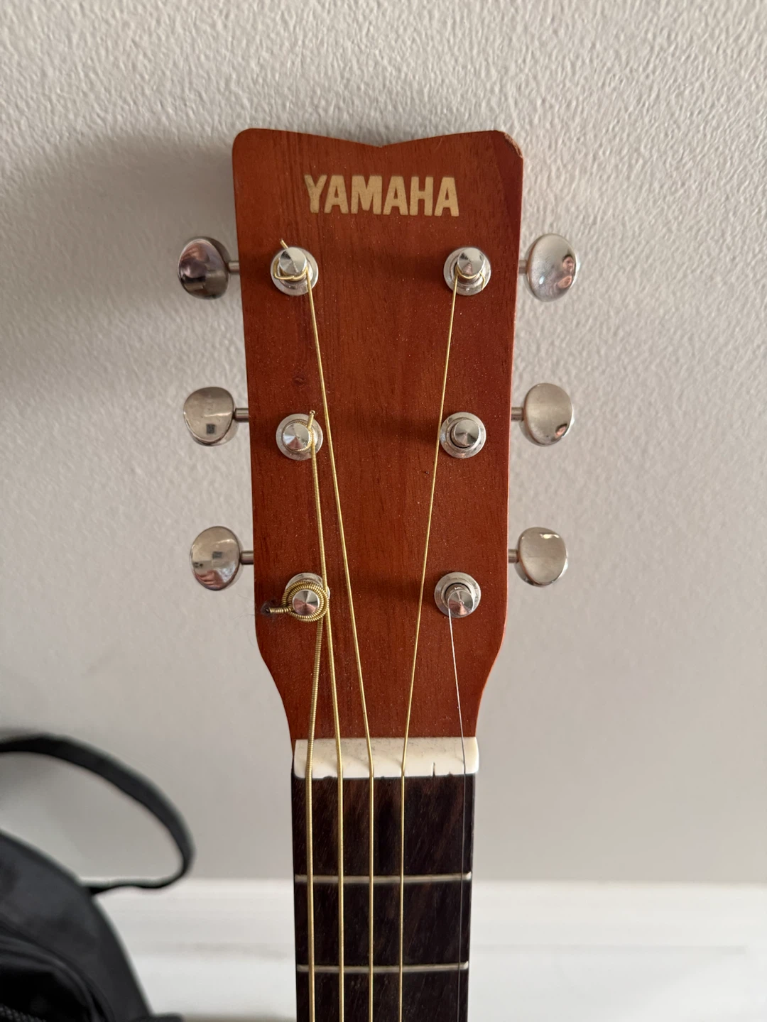 Yamaha Acoustic Guitar with Gig Bag - photo 2