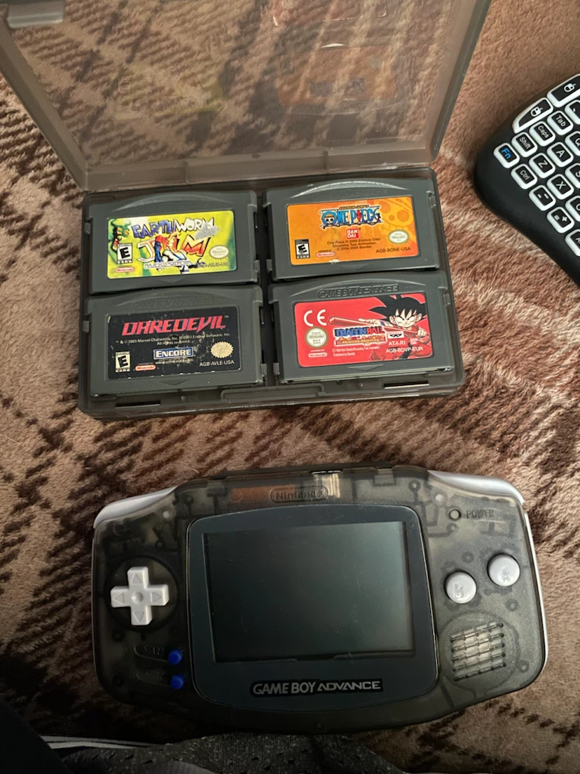 Nintendo Game Boy Advance with 4 Games - photo 3
