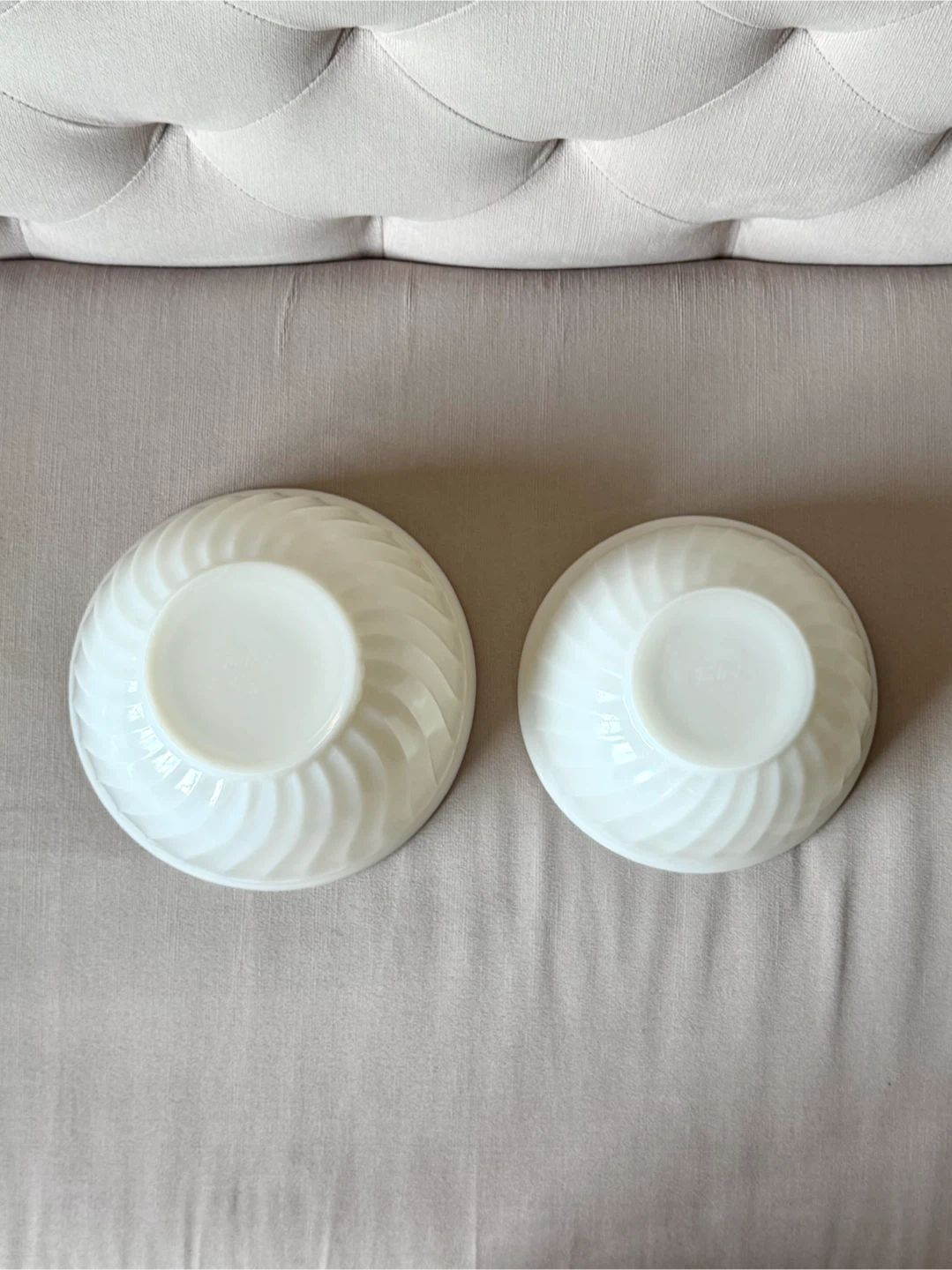 Fire King Oven Ware Off White Milk Glass Mixing Bowls 7” 8” - photo 3