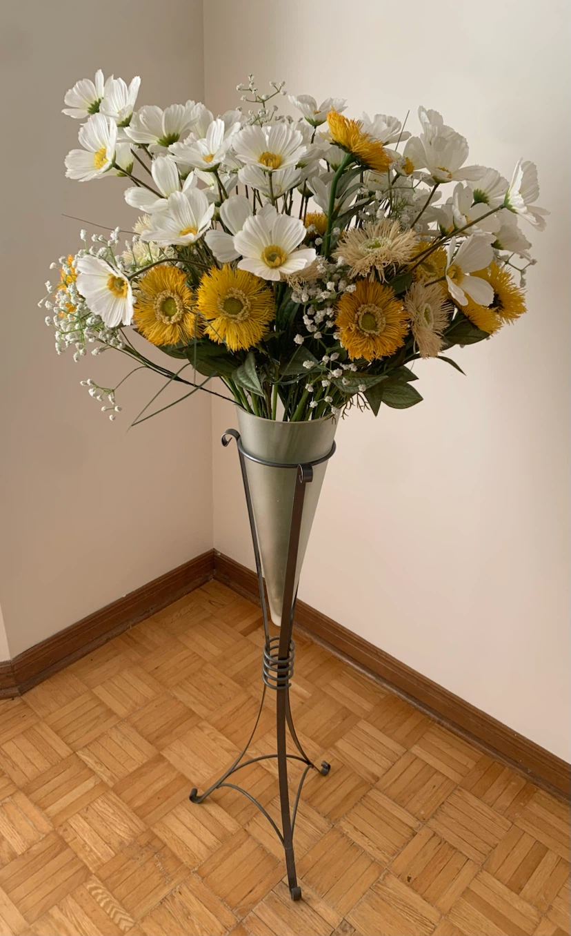 Artificial Flower Arrangement w/Metal Stand