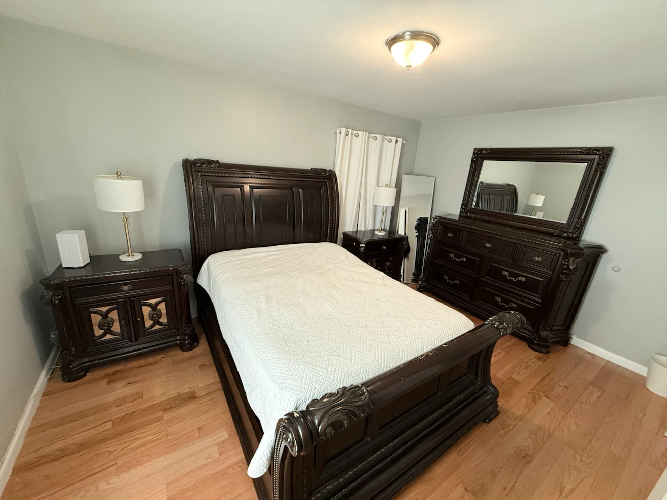 Dark Wood Sleigh Bed Frame with Ornate Detailing - photo 2