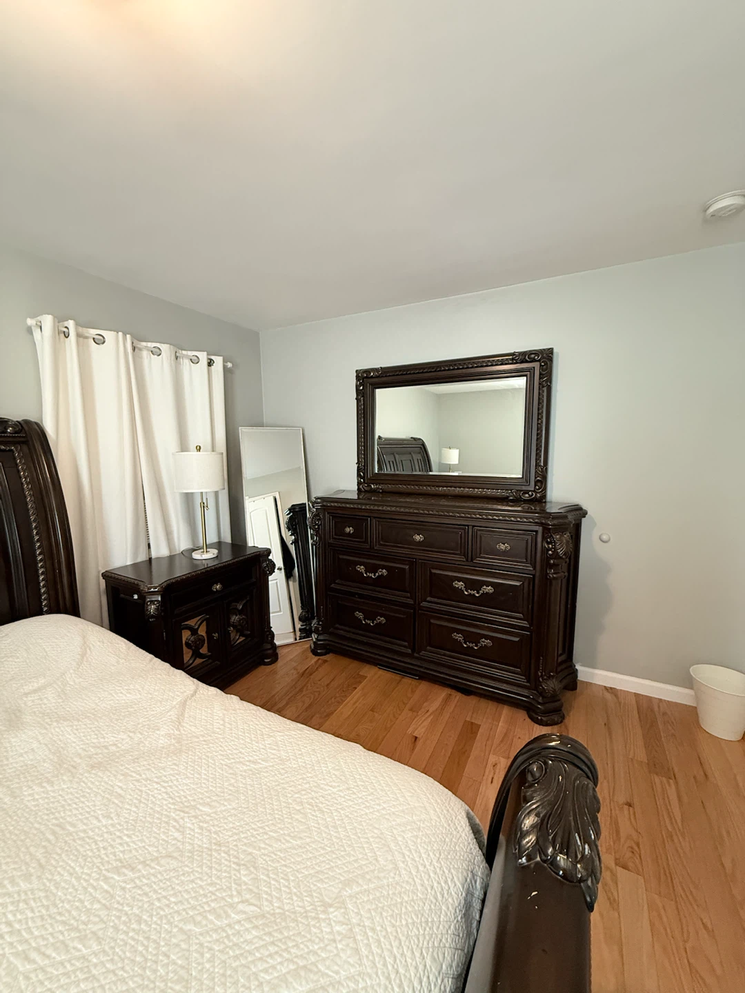 Dark Wood Sleigh Bed Frame with Ornate Detailing - photo 5