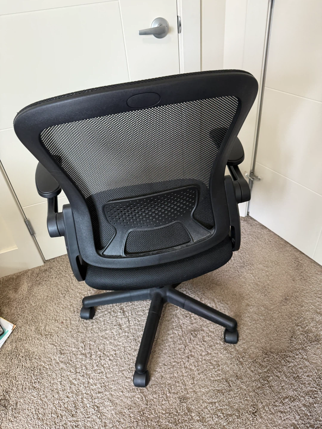 Black Mesh Office Chair - photo 2