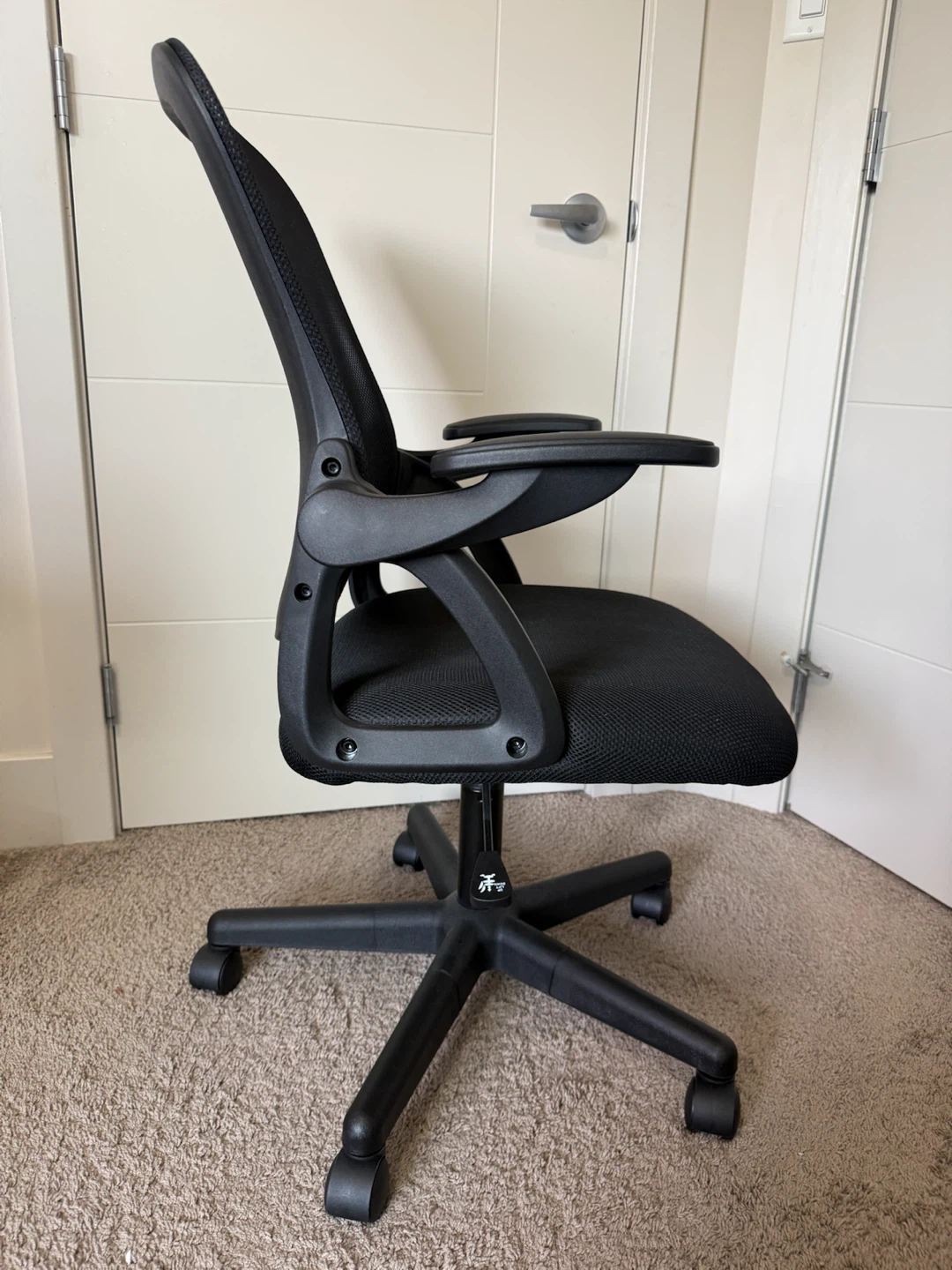 Black Mesh Office Chair - photo 3