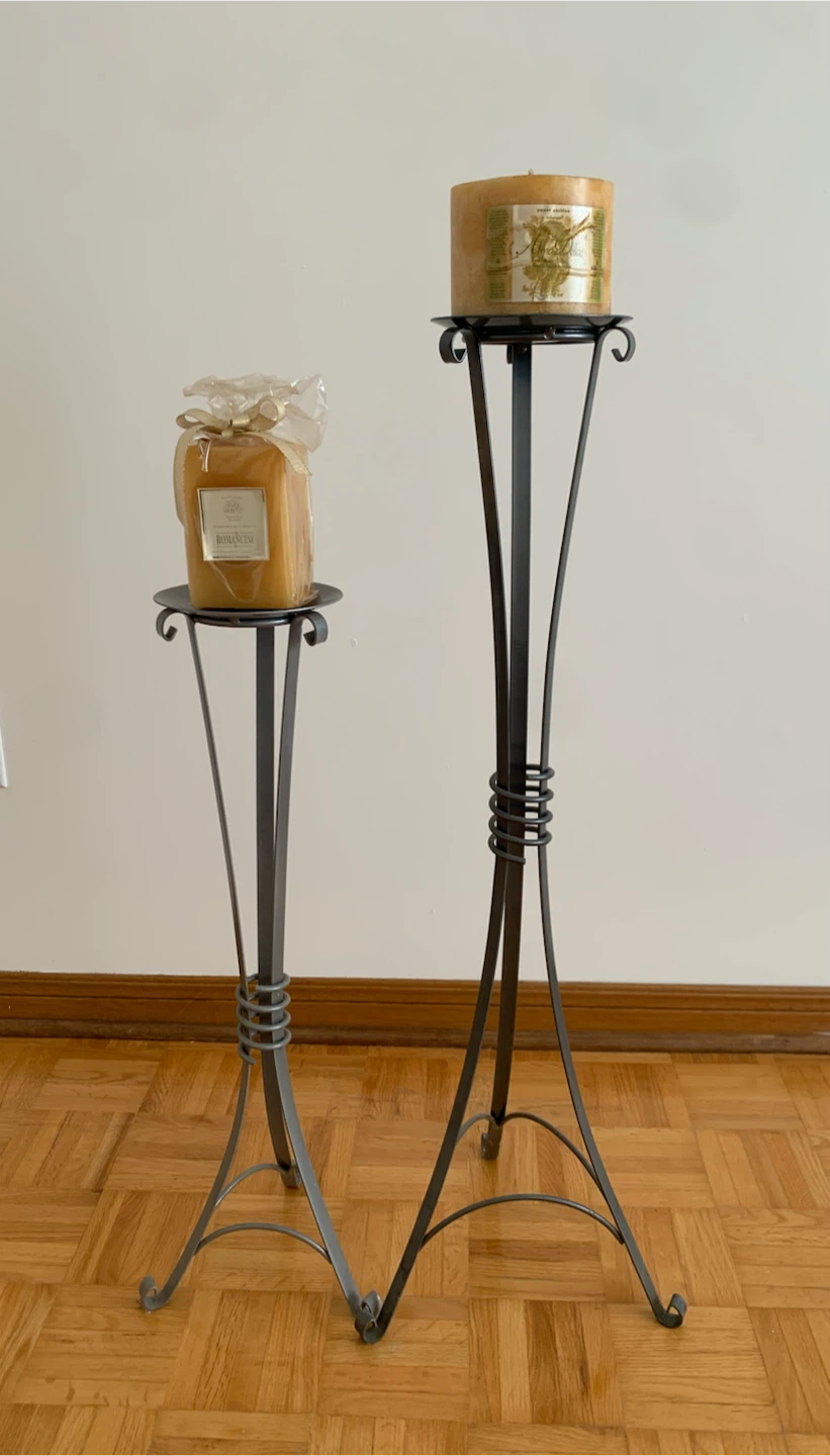 Set of 2 Metal Candle Holders with Candles