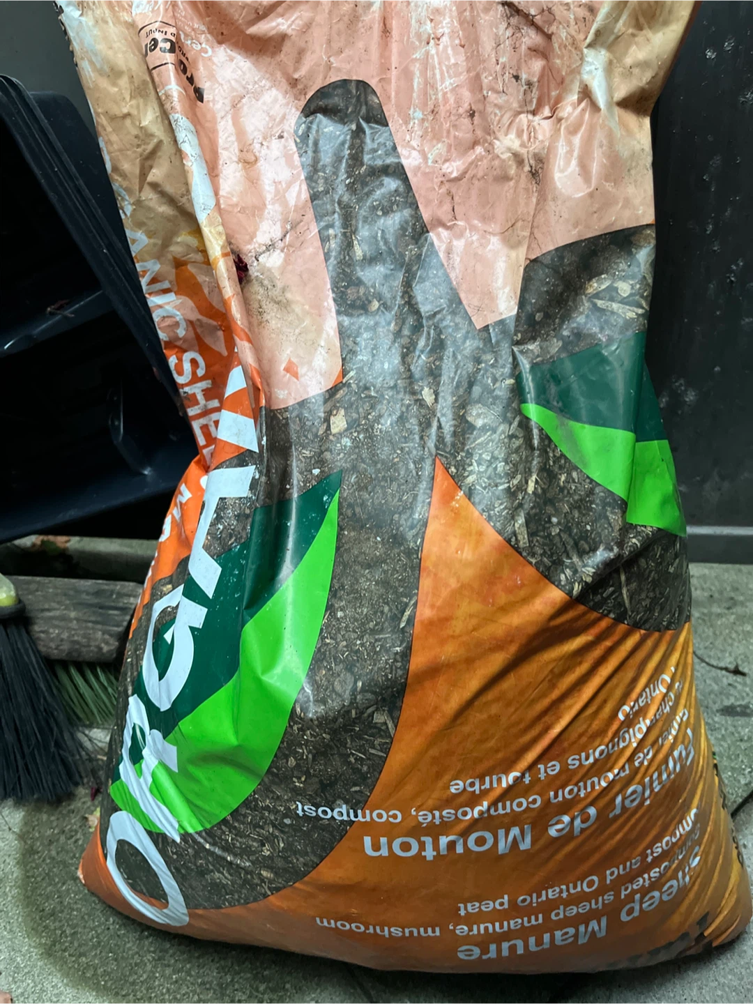 Organic sheep manure, unopened