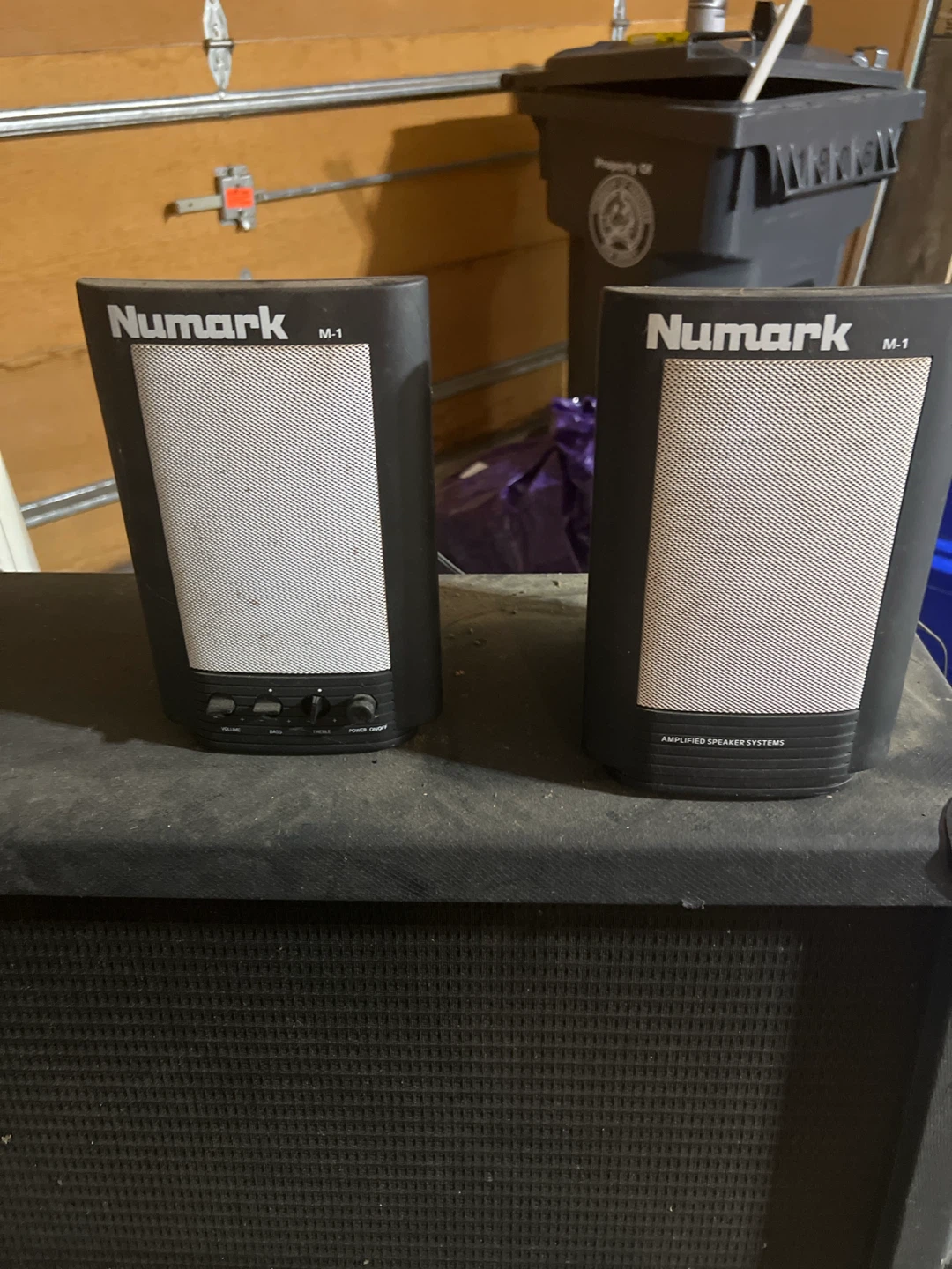 Numark M-1 Amplified Speaker Systems