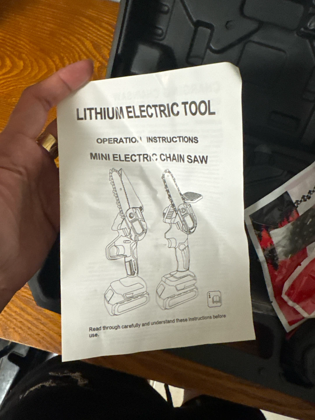 Cordless Handheld Chainsaw with 2 Batteries