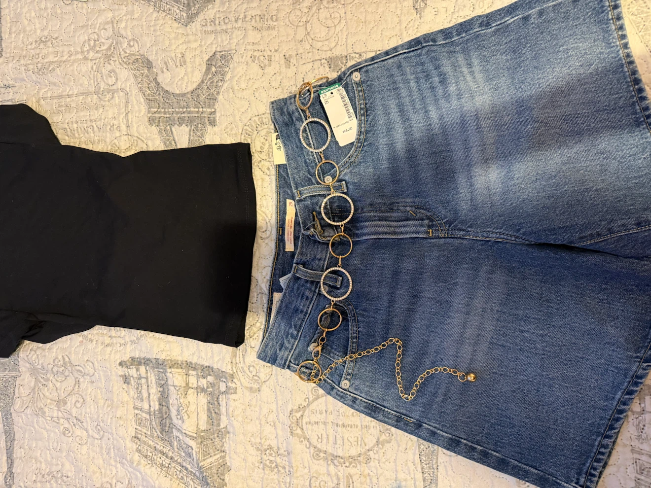 Levi's 501 Denim Shorts & Twik Black Top