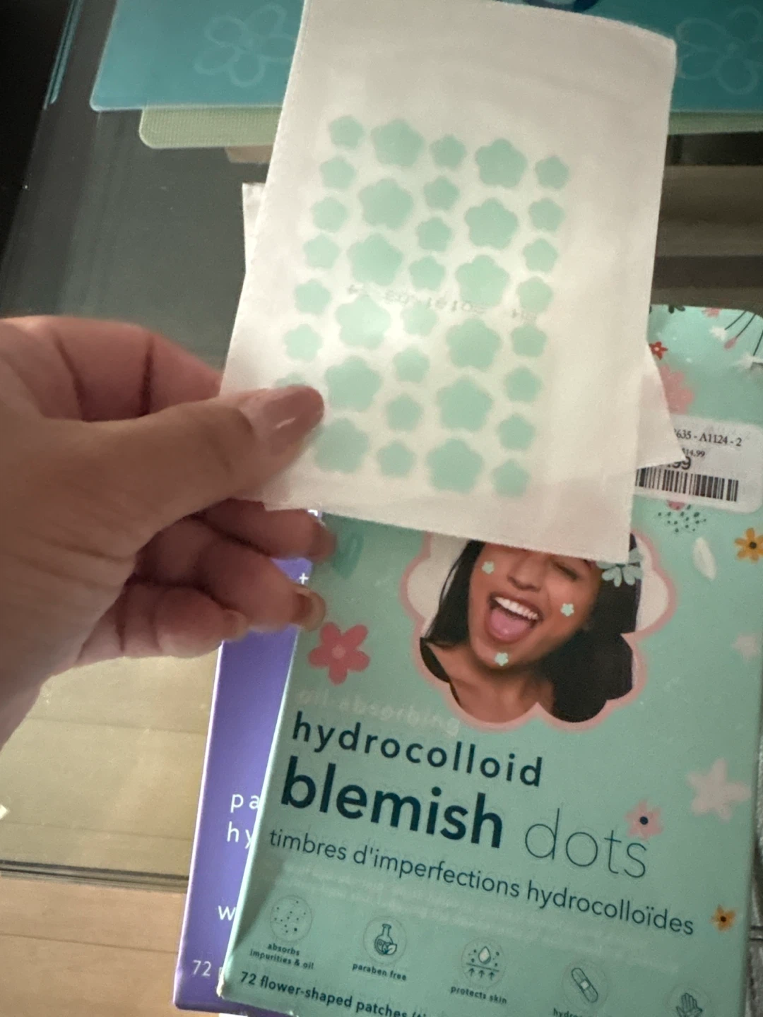 Hydrocolloid Blemish Dots - 72 Flower-Shaped Patches