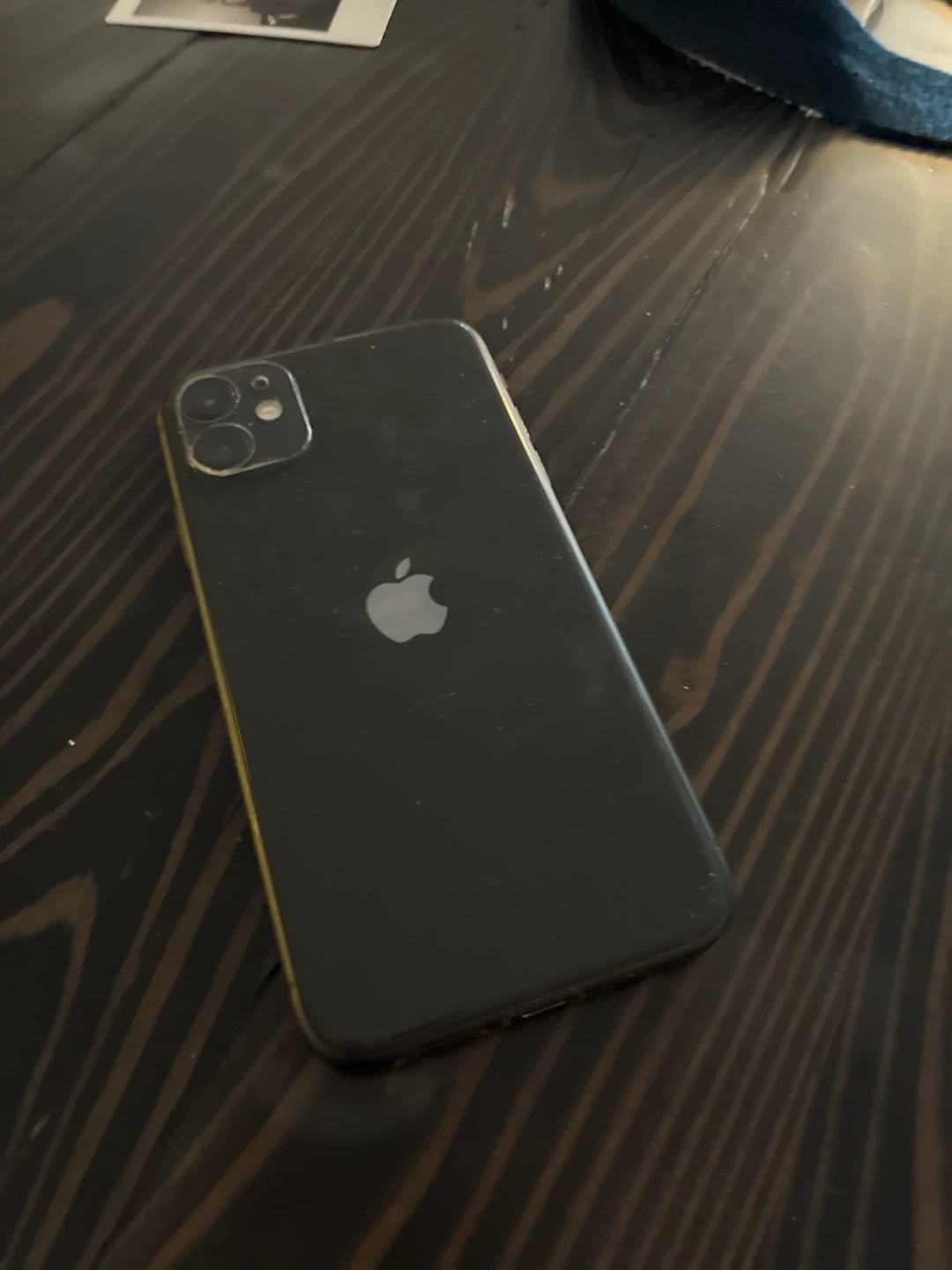 iPhone 11 (Unlocked, 64 GB, 74% battery capacity)