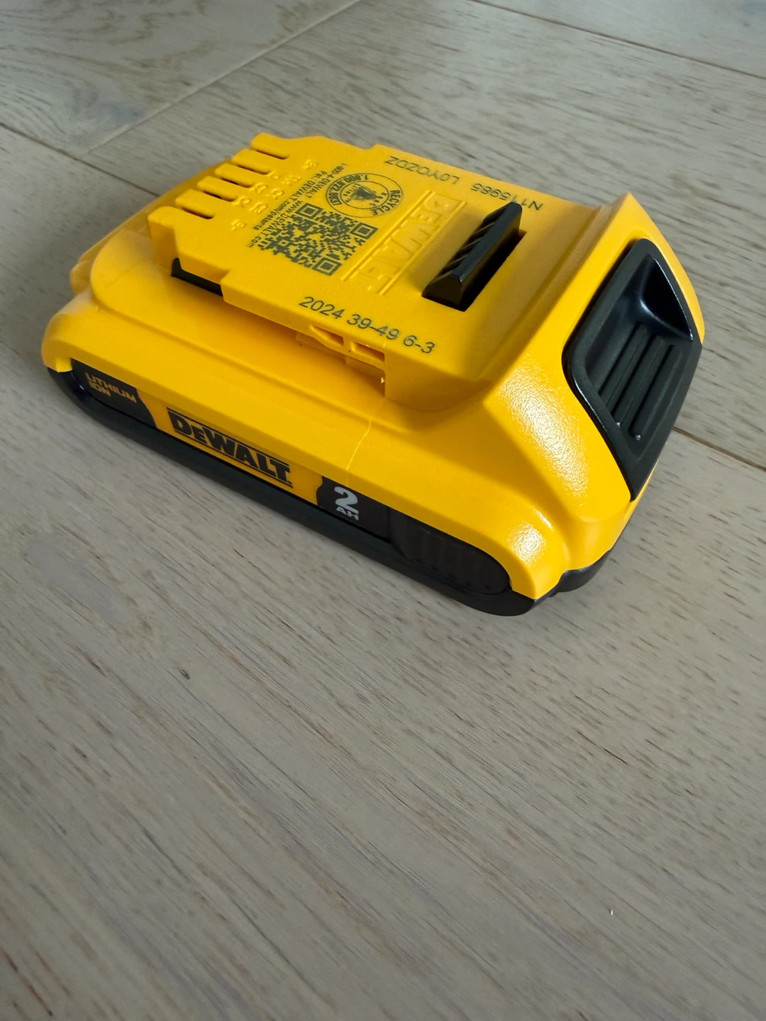 DEWALT 20V MAX Cordless Brushless Drill and 2.0Ah Battery - photo 3