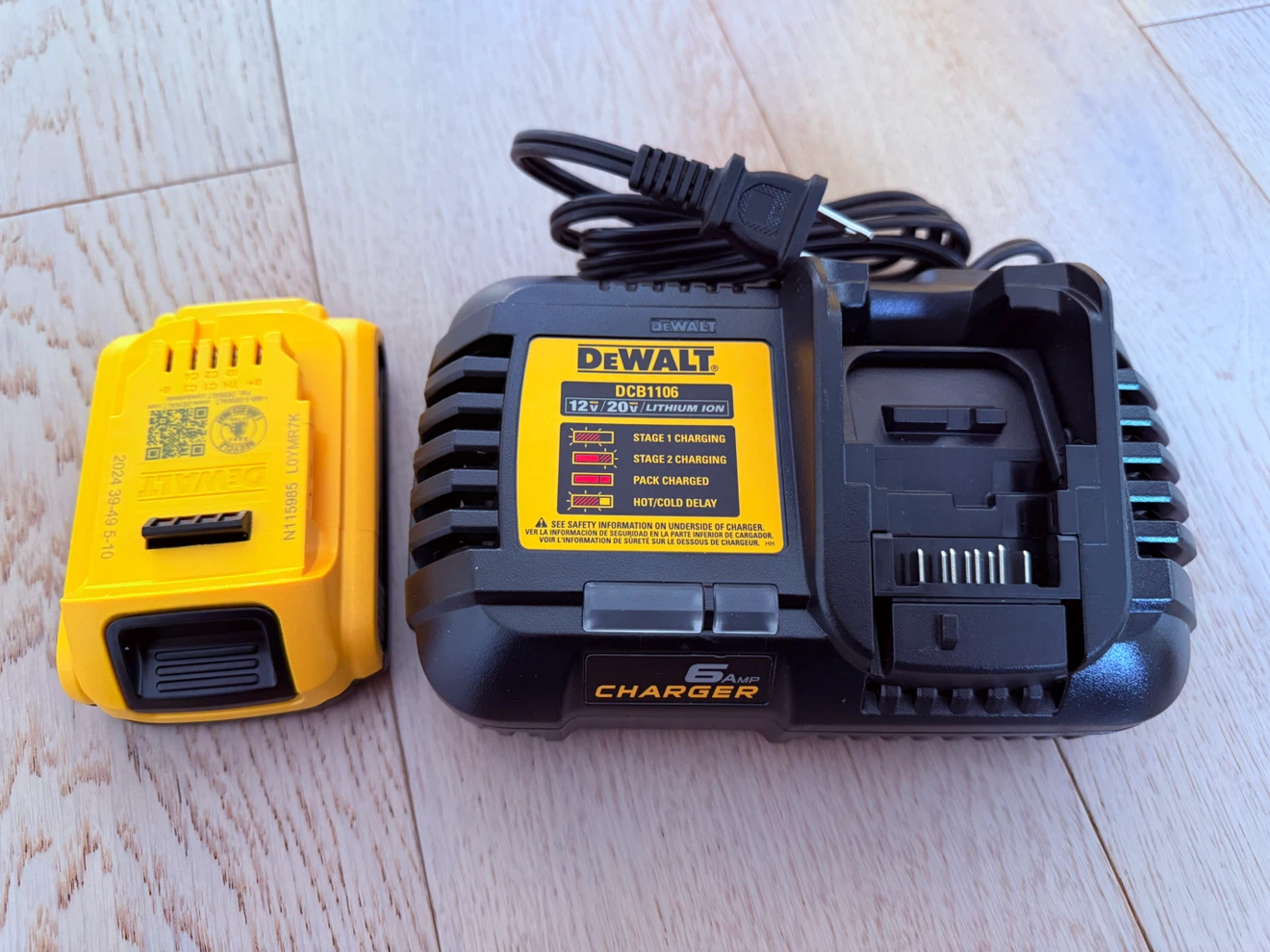 DeWalt 20V MAX Battery & Charger Set