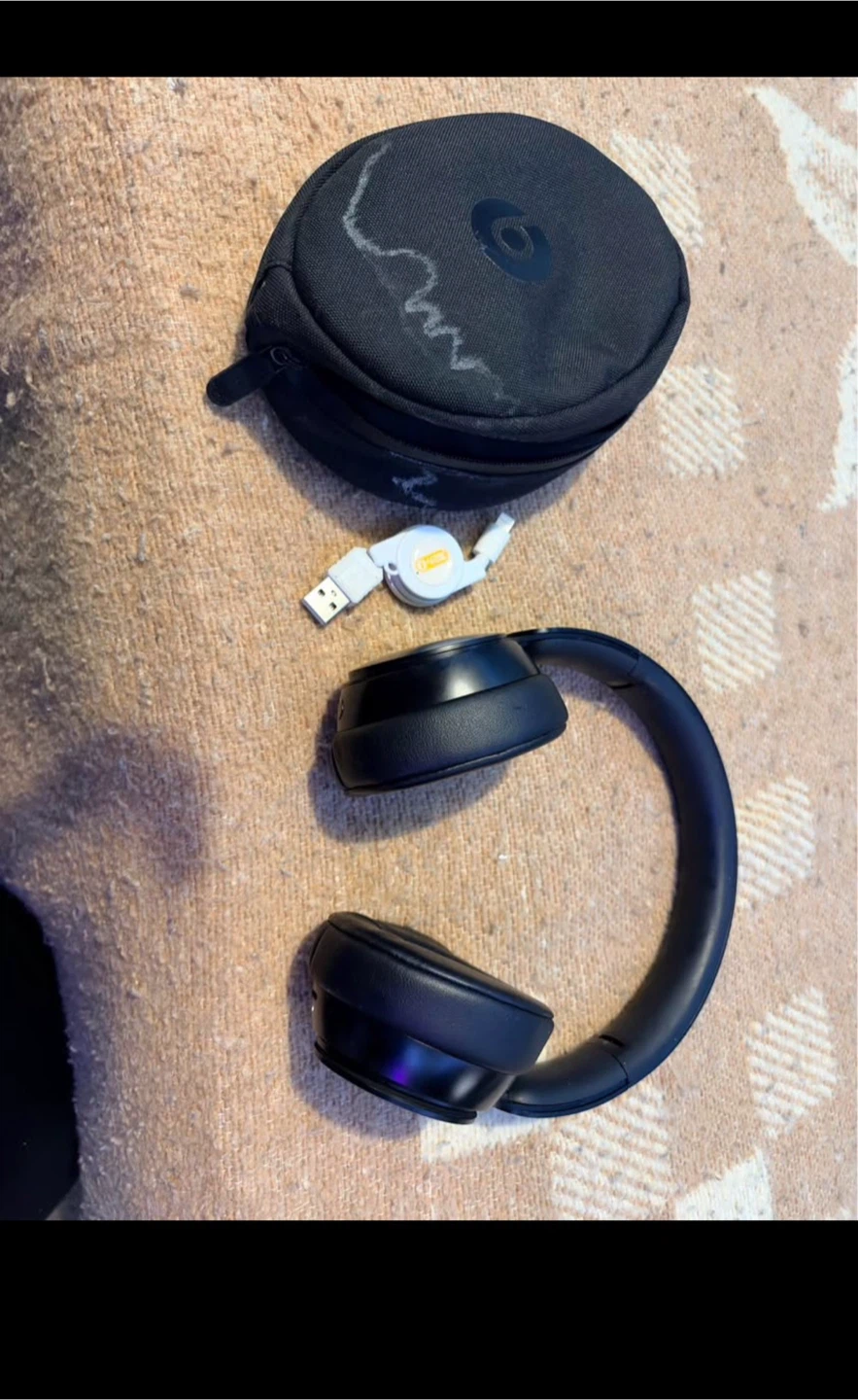 Beats Solo pro Wireless On-Ear Headphones - Black