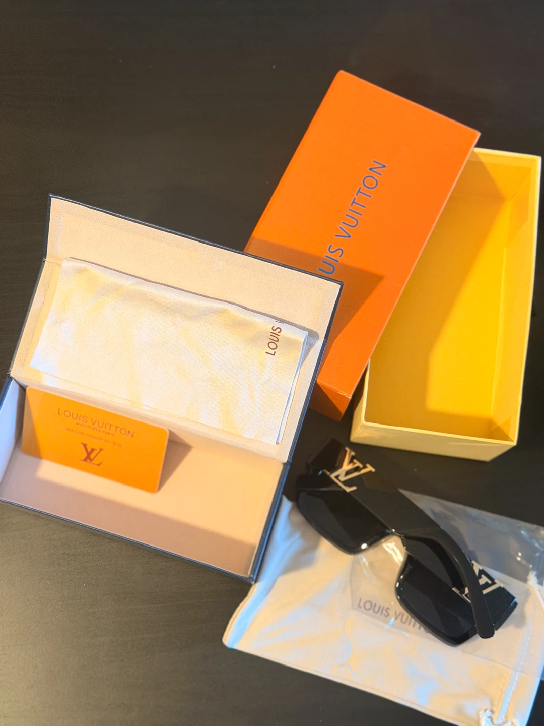 Louis Vuitton Sunglasses Lv glass