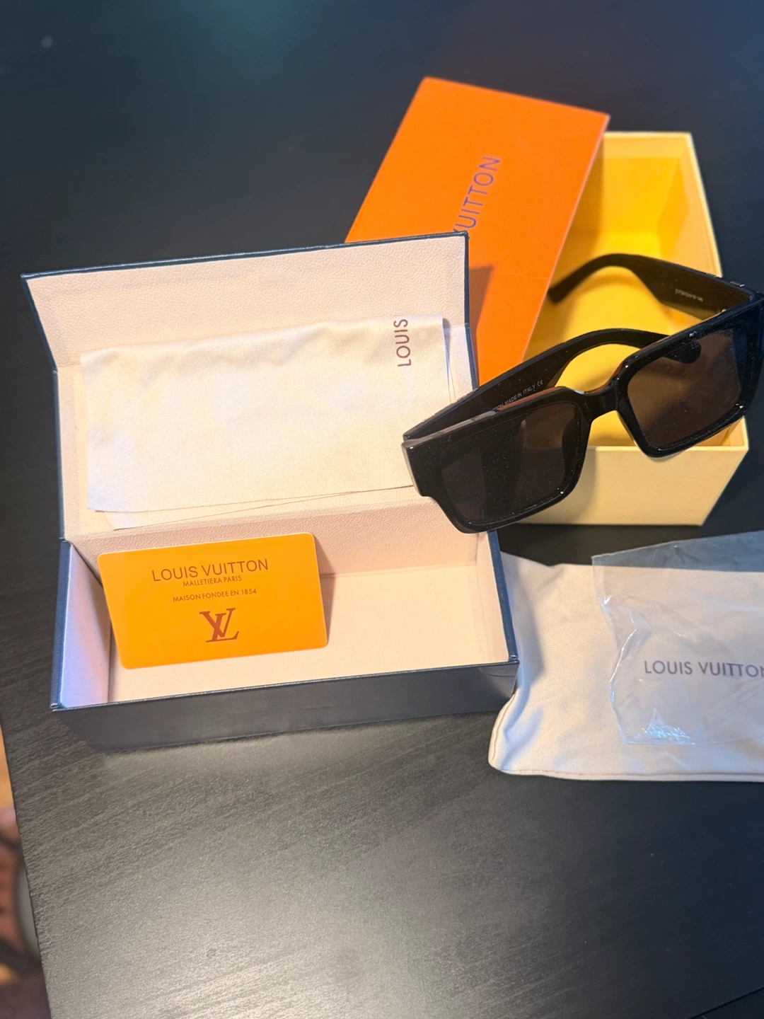 Louis Vuitton Sunglasses Lv glass - photo 2