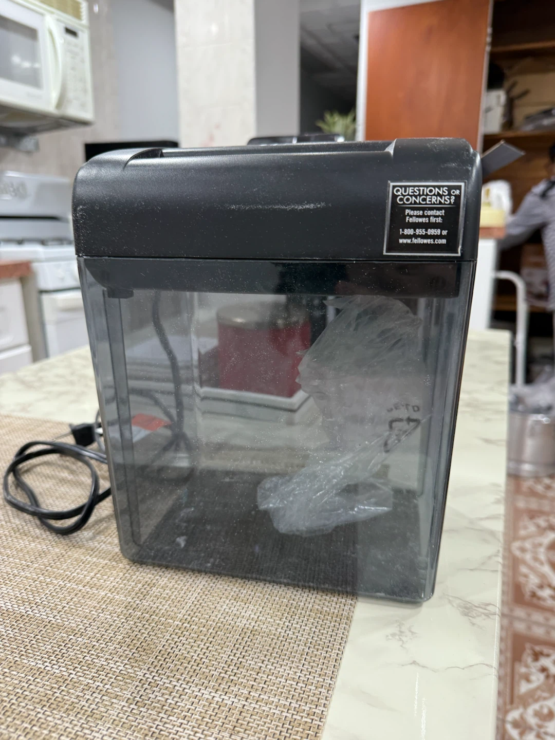 Fellowes PowerShred ShredMATE 4 Sheet Shredder - photo 2
