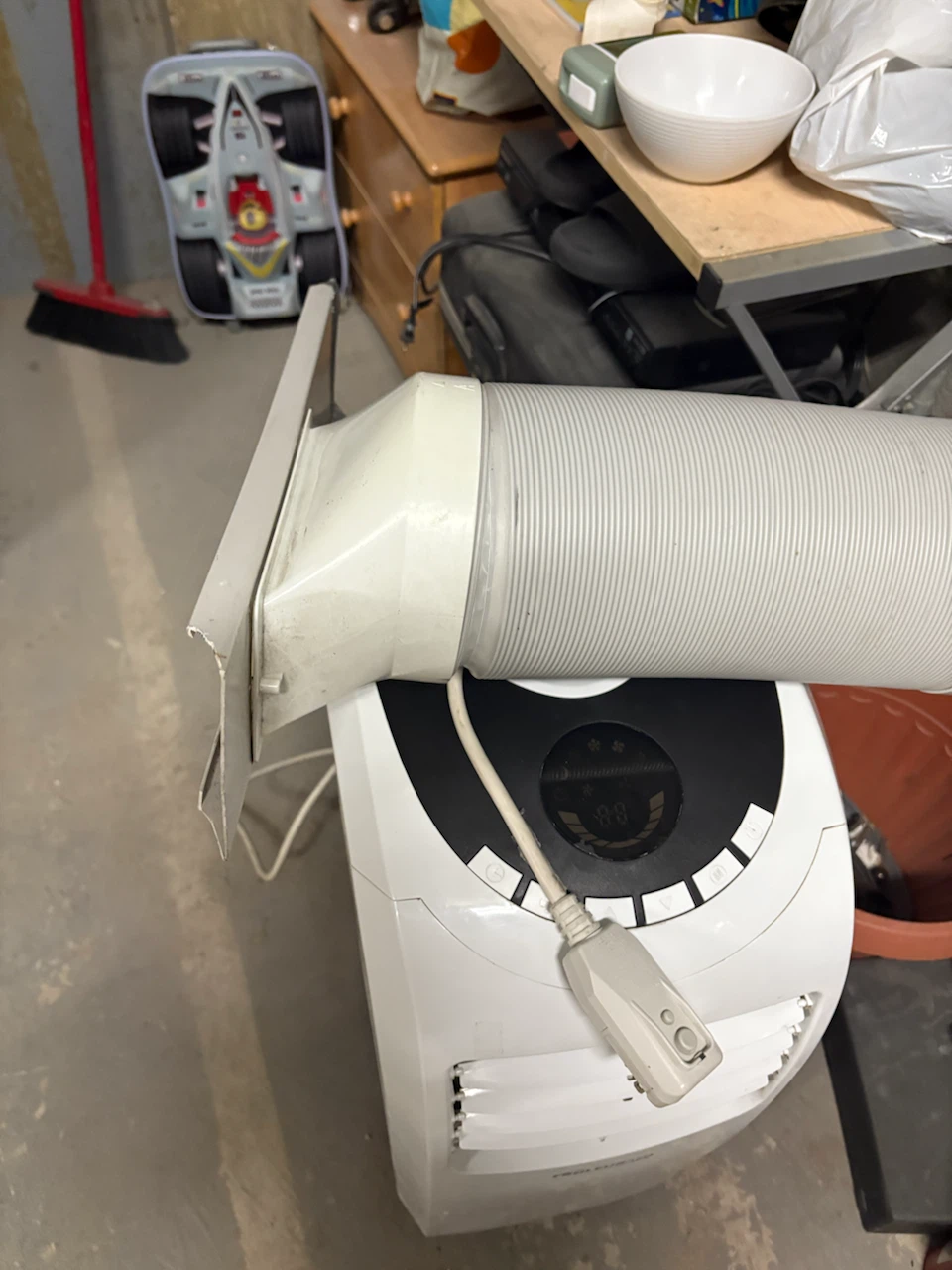 SoleusAir Portable Air Conditioner with Exhaust Hose - photo 2