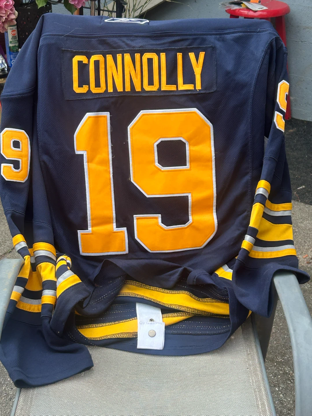 CCM auth. Buffalo jersey # 19 Connolly with fight strap - photo 3