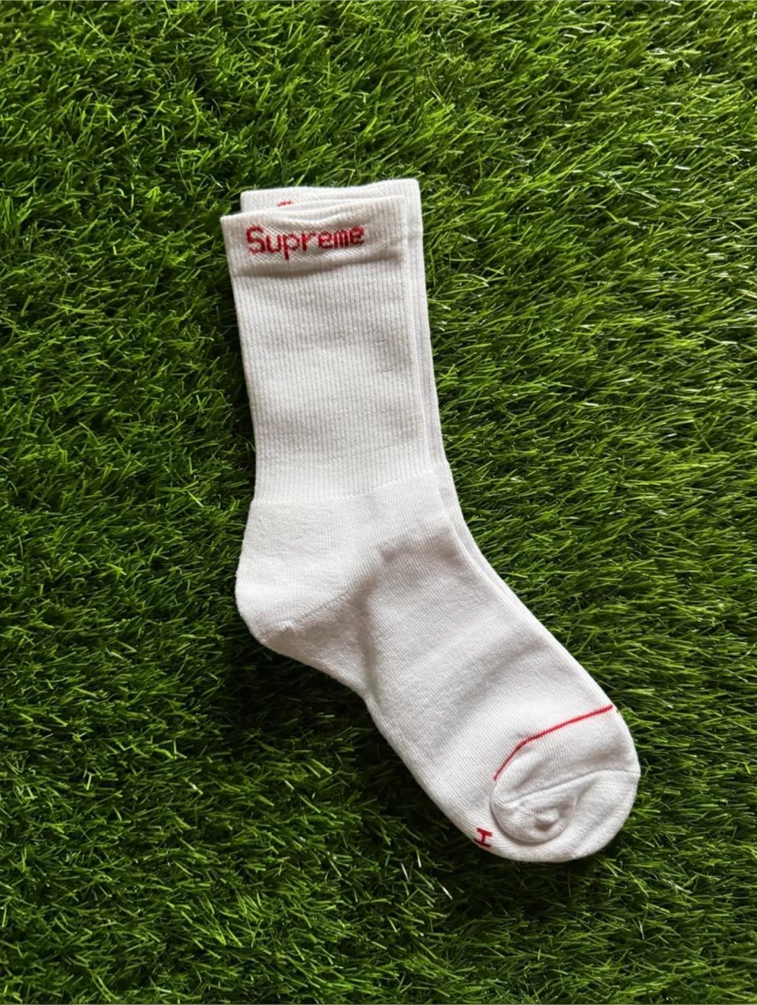 Supreme x Hanes Crew Socks (2 Pair Packs) - photo 4