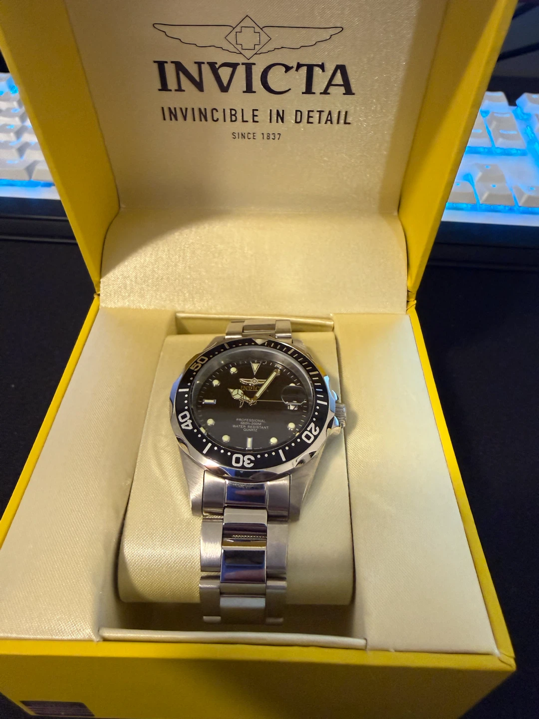 Invicta Professional 660ft / 200m Water Resistant Watch - photo 2