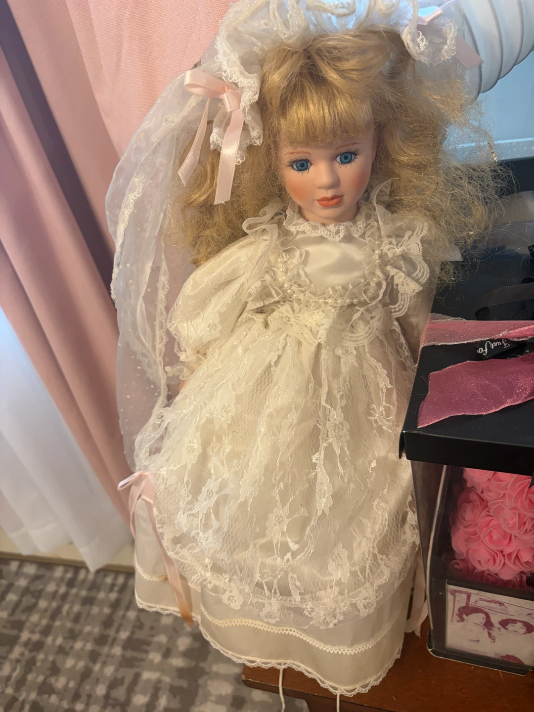 Angelina Porcelain Bride Doll - photo 2
