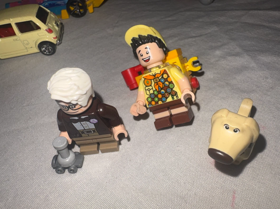 LEGO Up Carl Fredricksen, Russell, and Dug figures - photo 2