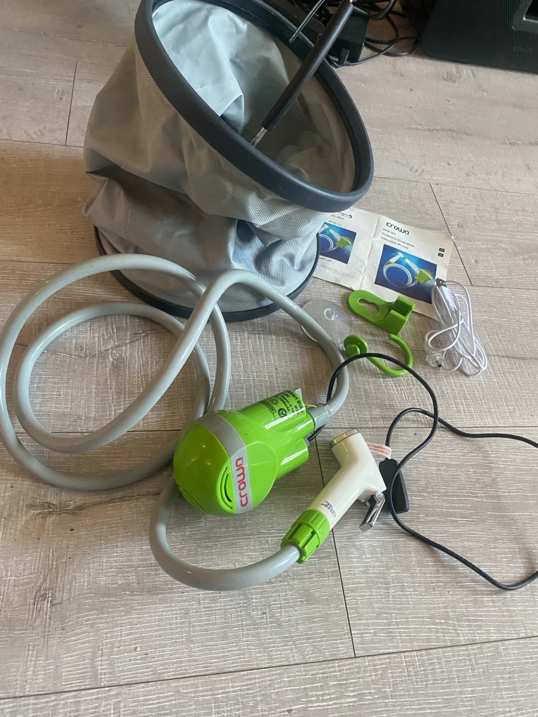 Crown Portable Rechargeable Smart Bidet / Camping Shower - photo 2