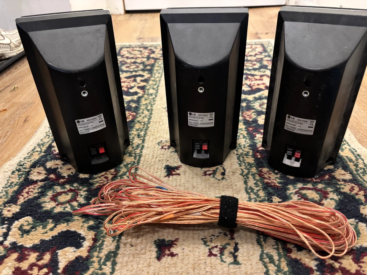 3 LG speakers comes with needed wires - photo 2