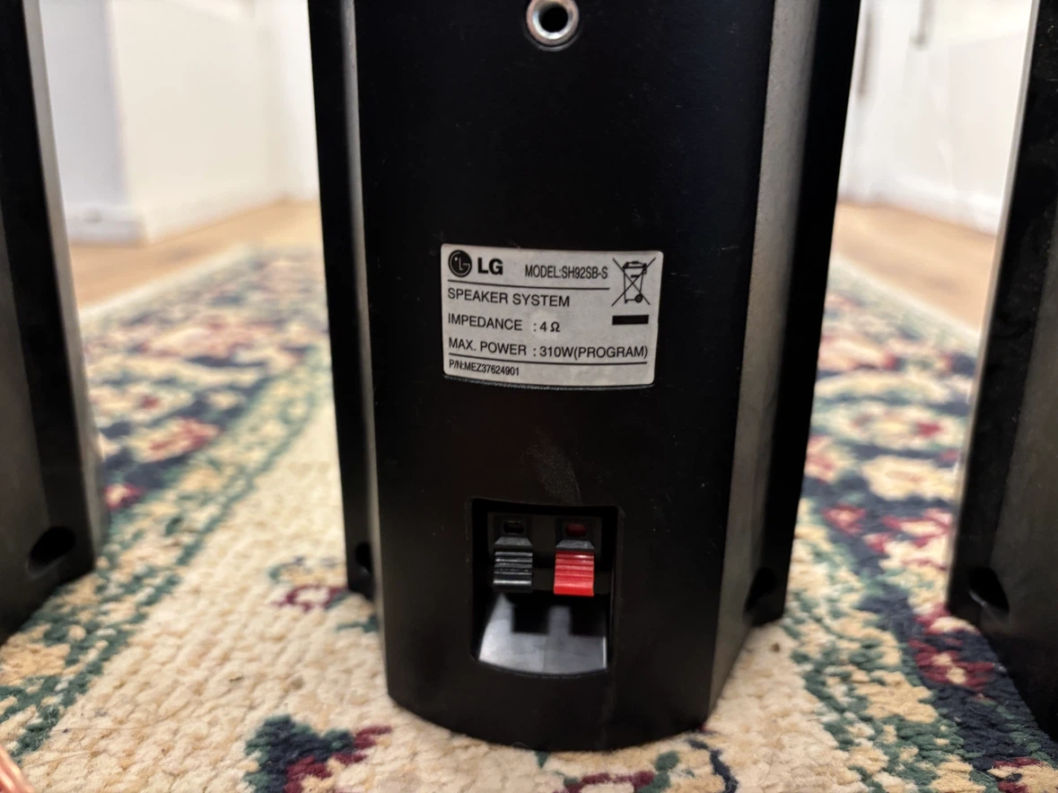 3 LG speakers comes with needed wires - photo 3