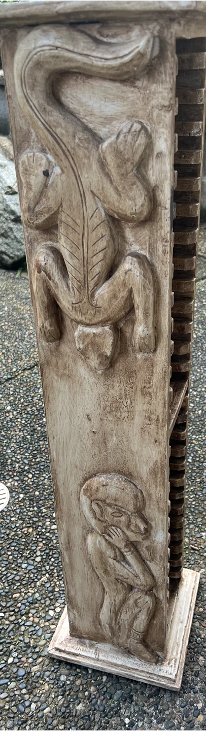 Vintage Decorative stand with Lizard Carving - photo 2