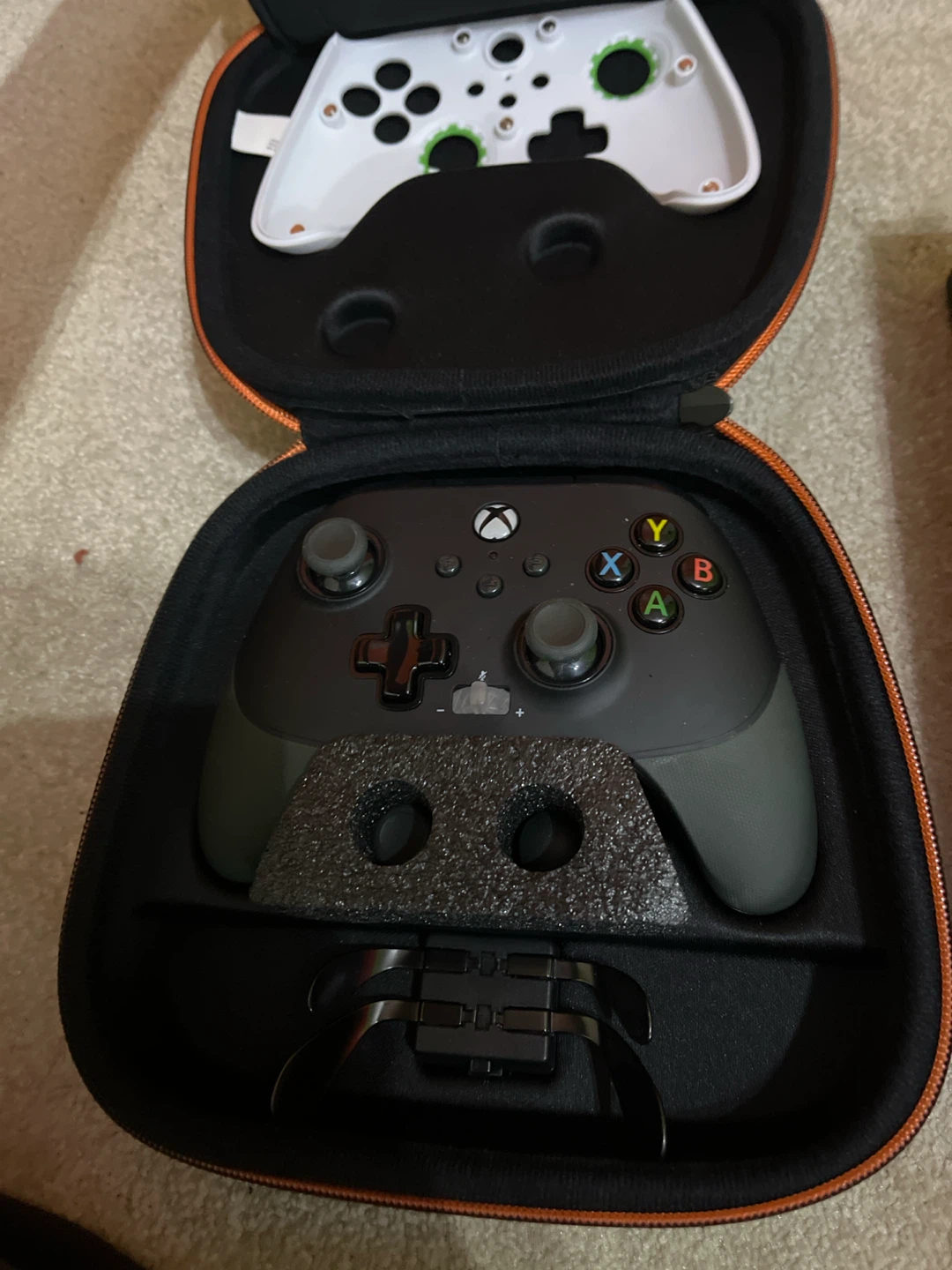 Xbox one x with fusion controller - photo 3