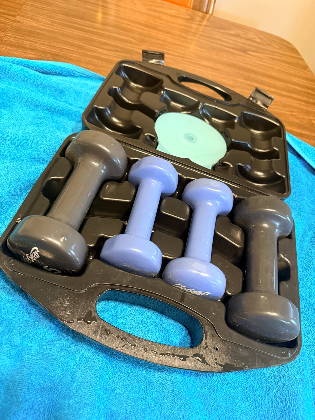 LIFEGEAR 16 LB DUMBBELL TRAINING SET W/ DVD