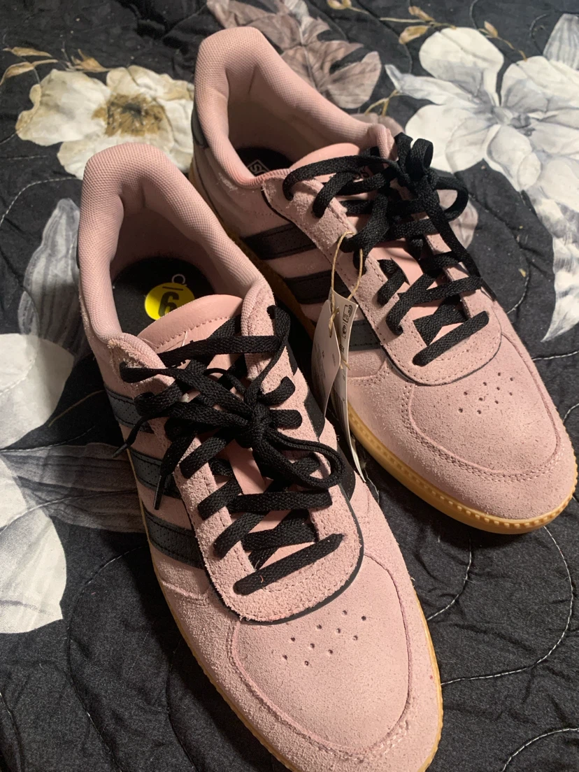 Adidas Pink Suede Sneakers Size 9 - photo 2