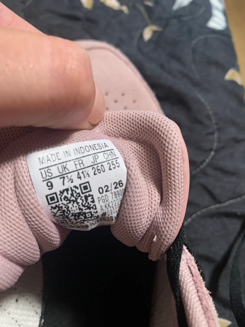Adidas Pink Suede Sneakers Size 9 - photo 4