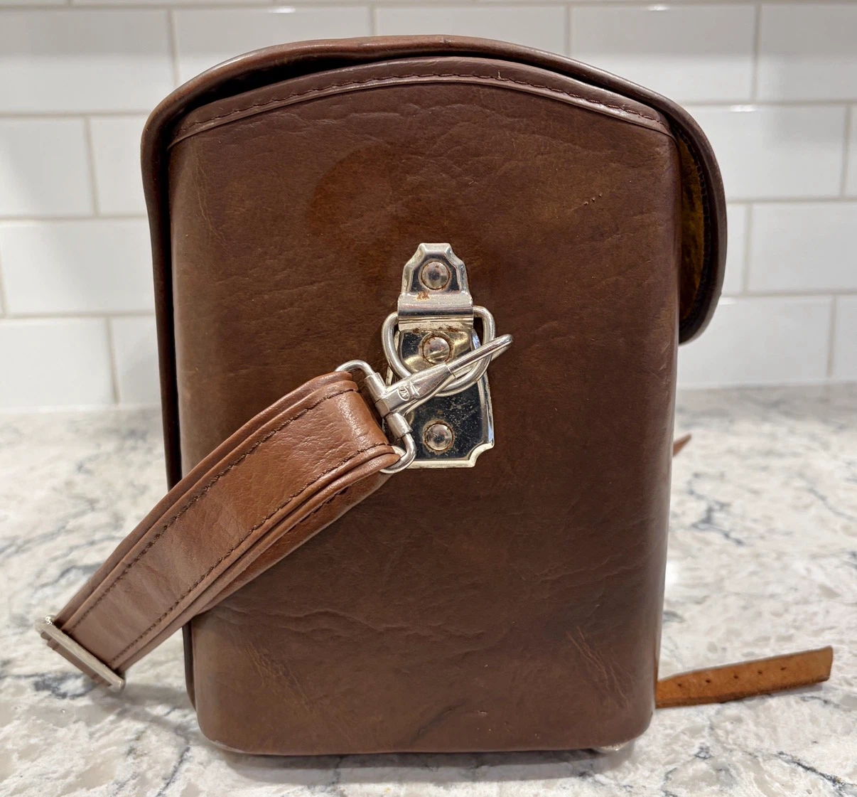 Vintage Leather Hard Camera Case w/ Strap & Velvet Interior - photo 3