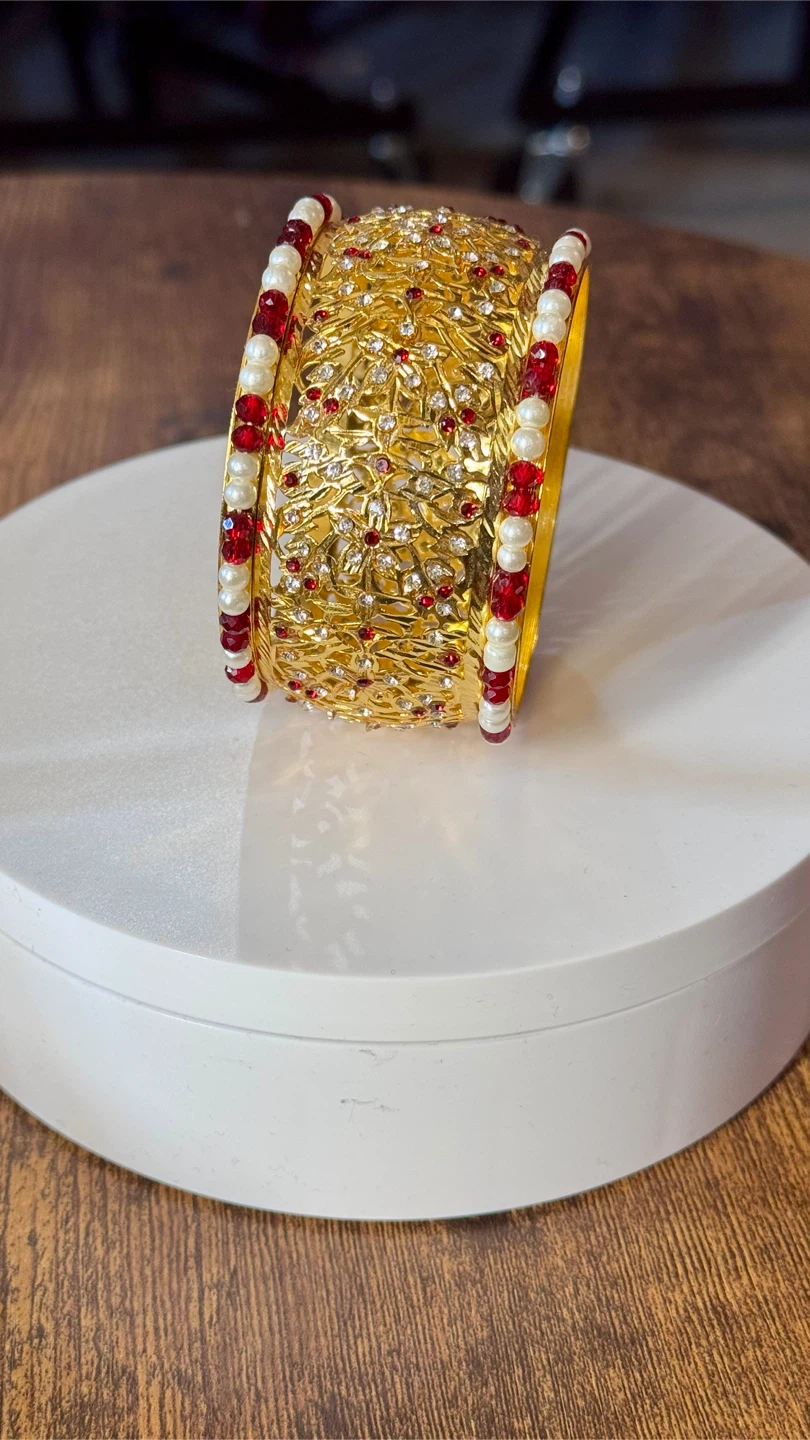Set Gold plated Bangles with Red and White Beads - photo 4