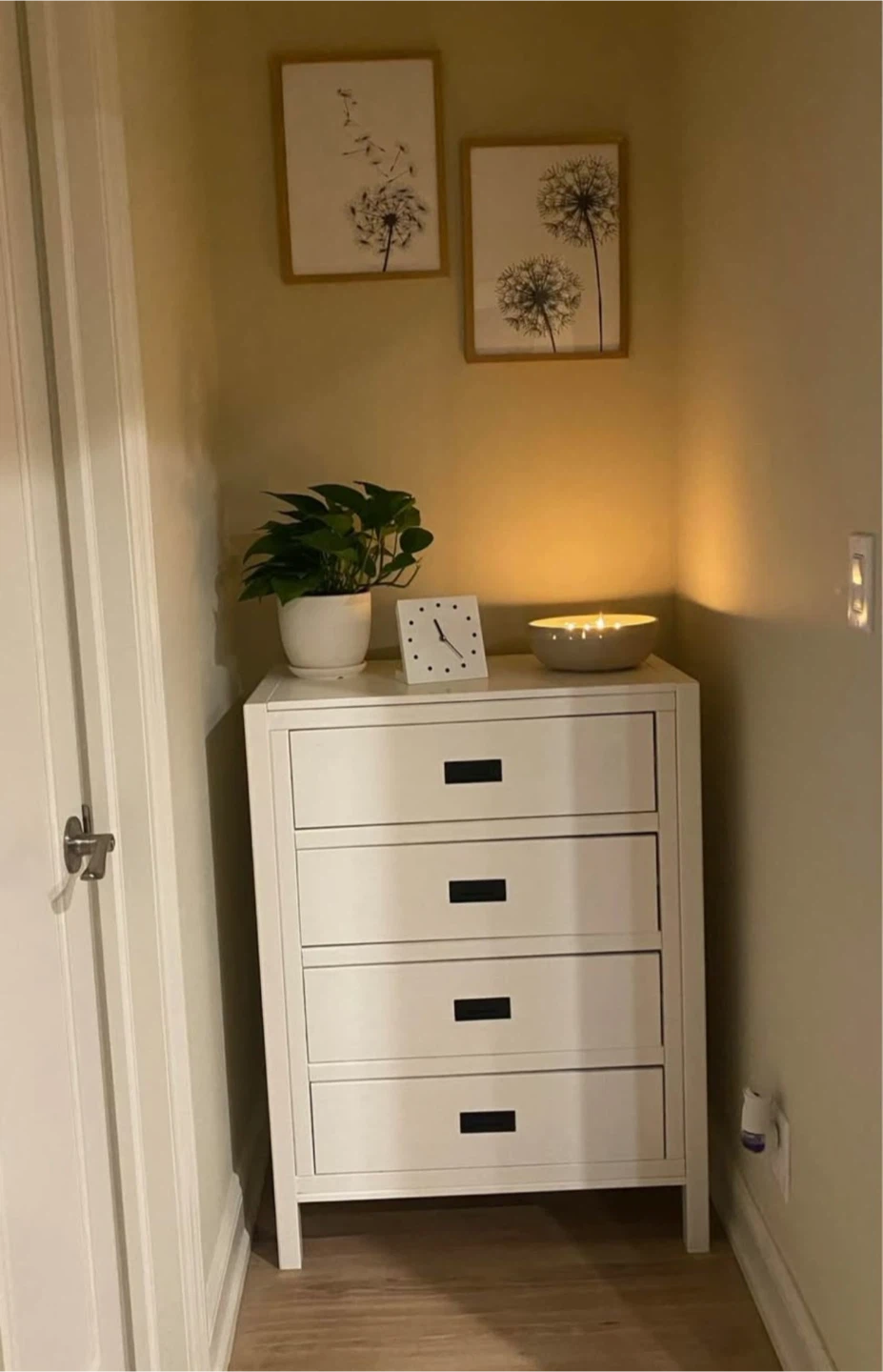 Modern White 4-Drawer Dresser / Chest - 30" W x 18" D x 40.5" H