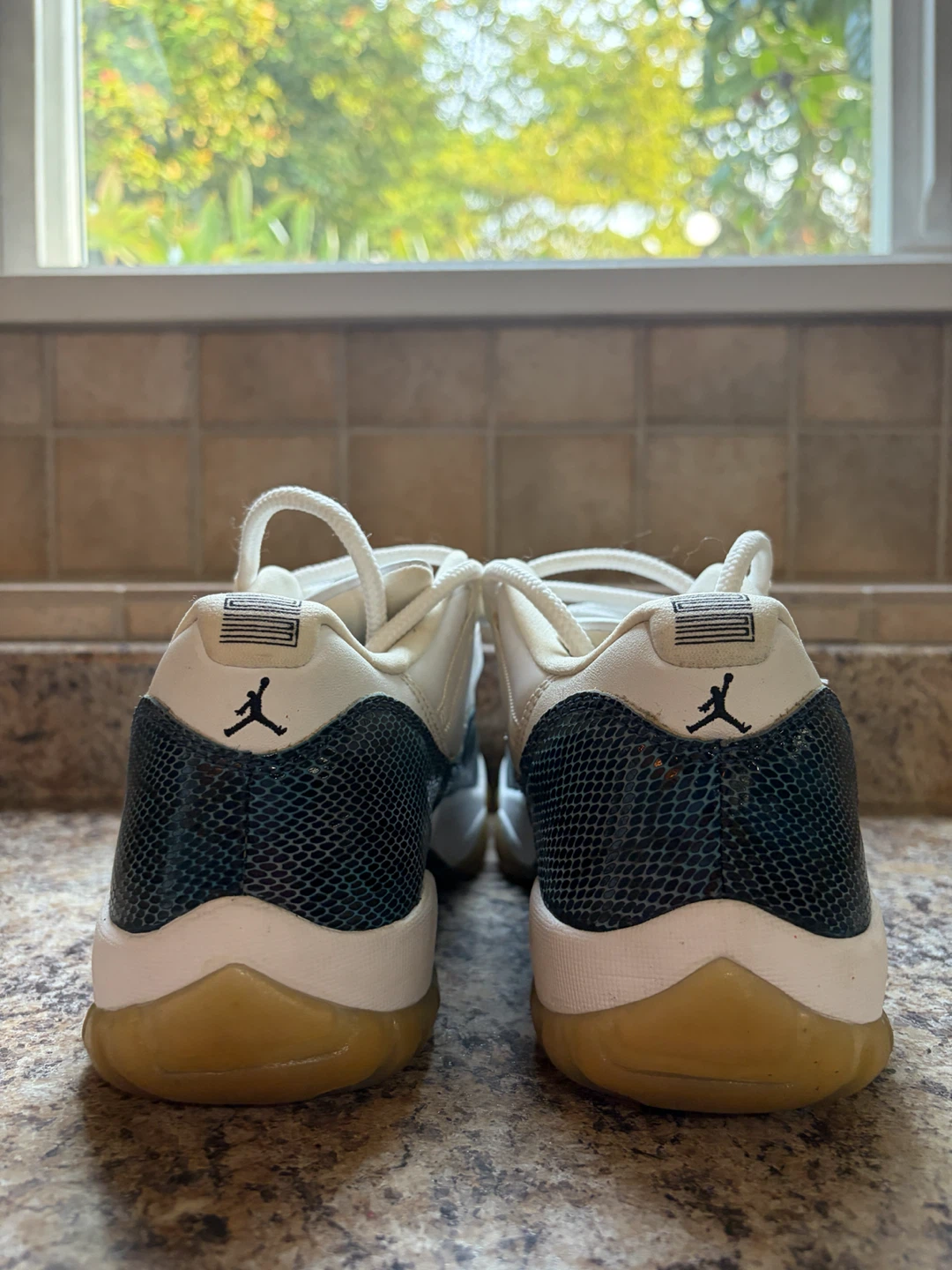 Air Jordan 11 Retro Low - photo 2
