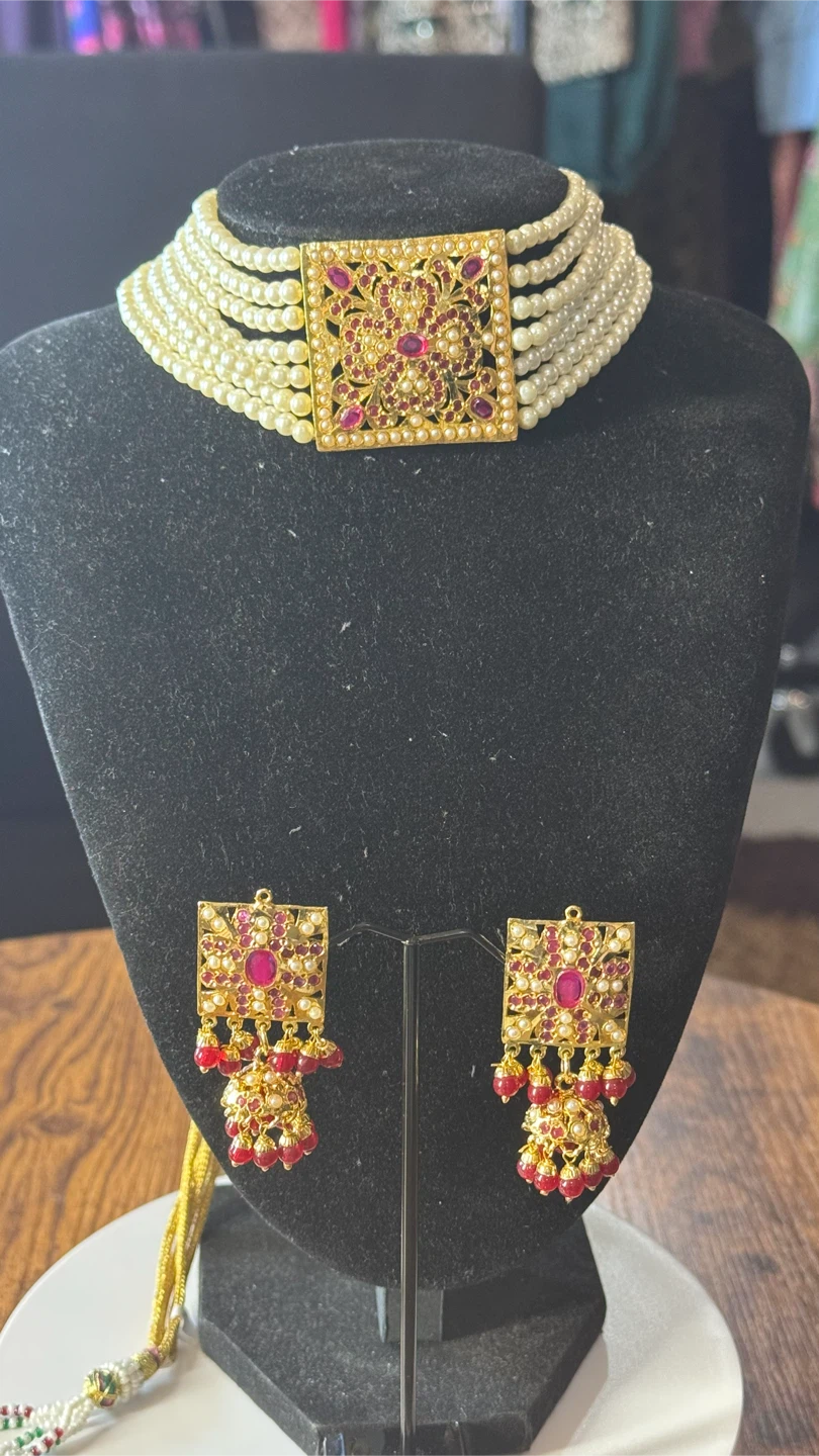 Pearl Choker Necklace and Earrings Set with Gold Tone