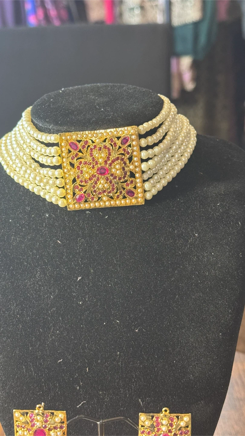 Pearl Choker Necklace and Earrings Set with Gold Tone - photo 2