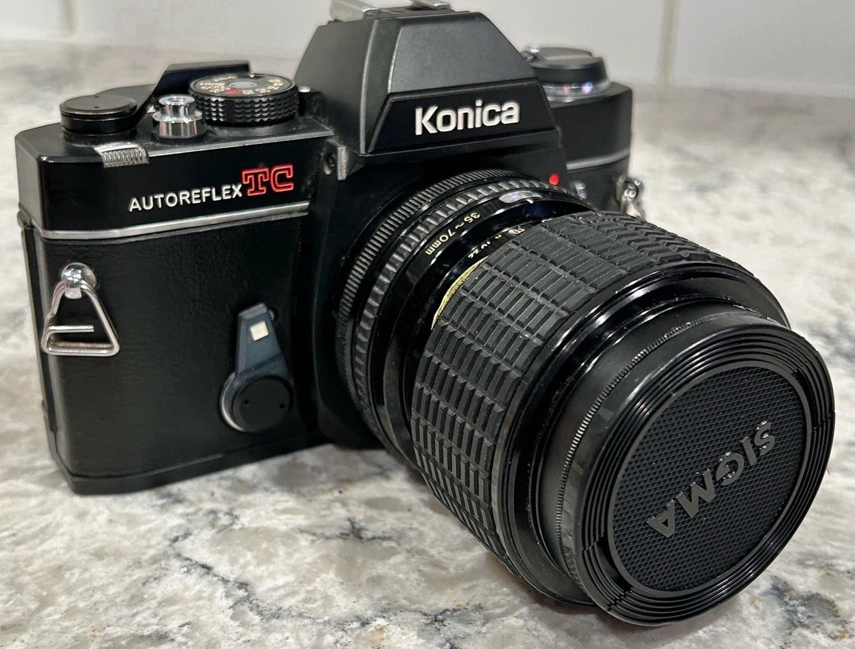 Konica Autoreflex TC 35mm Film Camera w/ Sigma 35-70mm Lens