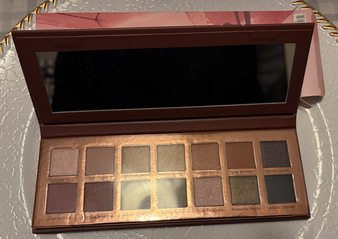 ✨✨Mally Beauty Best Dressed Lids Eyeshadow Palette