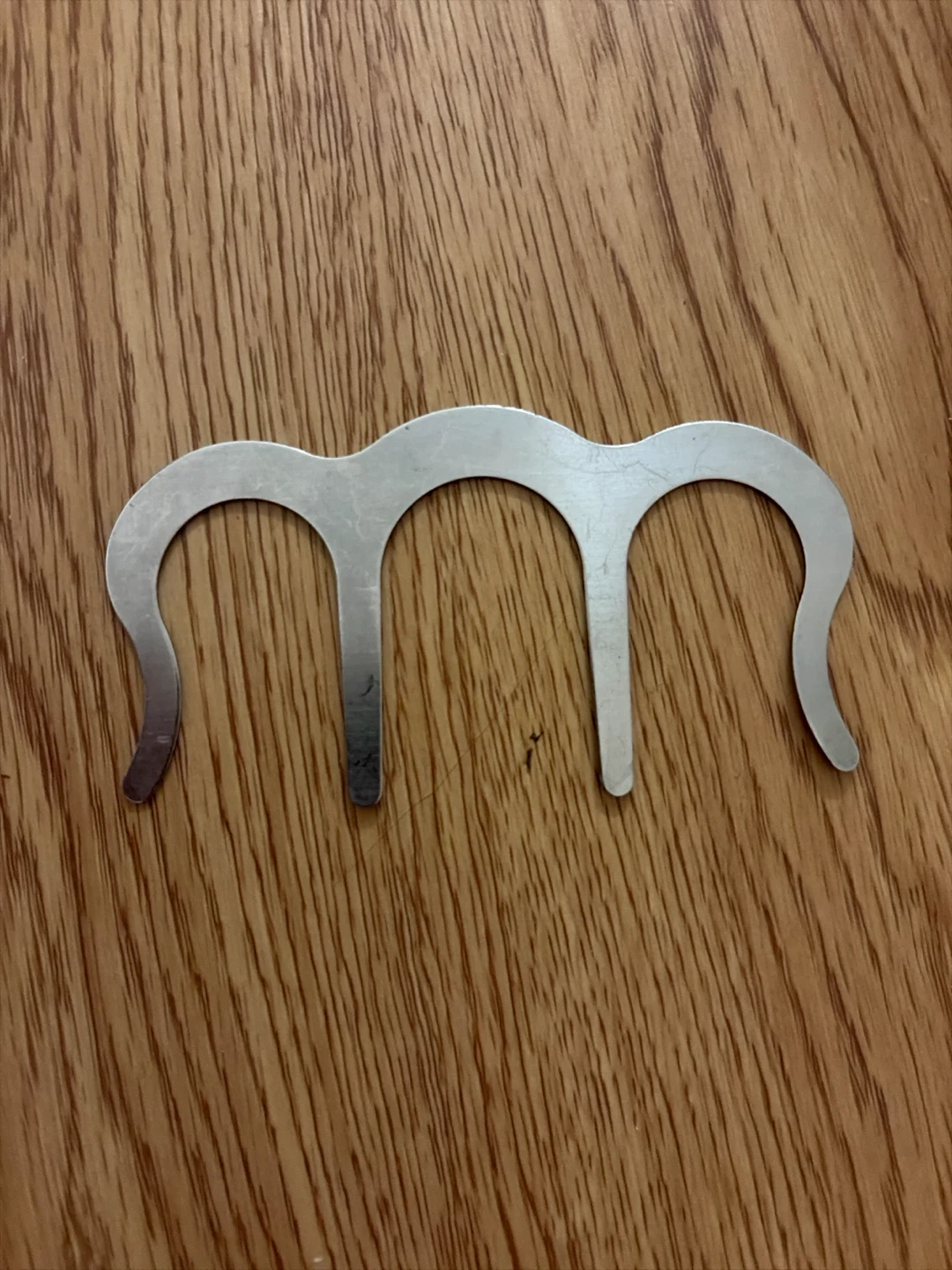 Metal Mute Shape book page holder