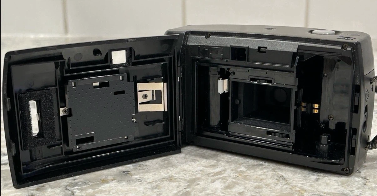 Pentax PC-500 Autofocus 35mm Film Camera - photo 4