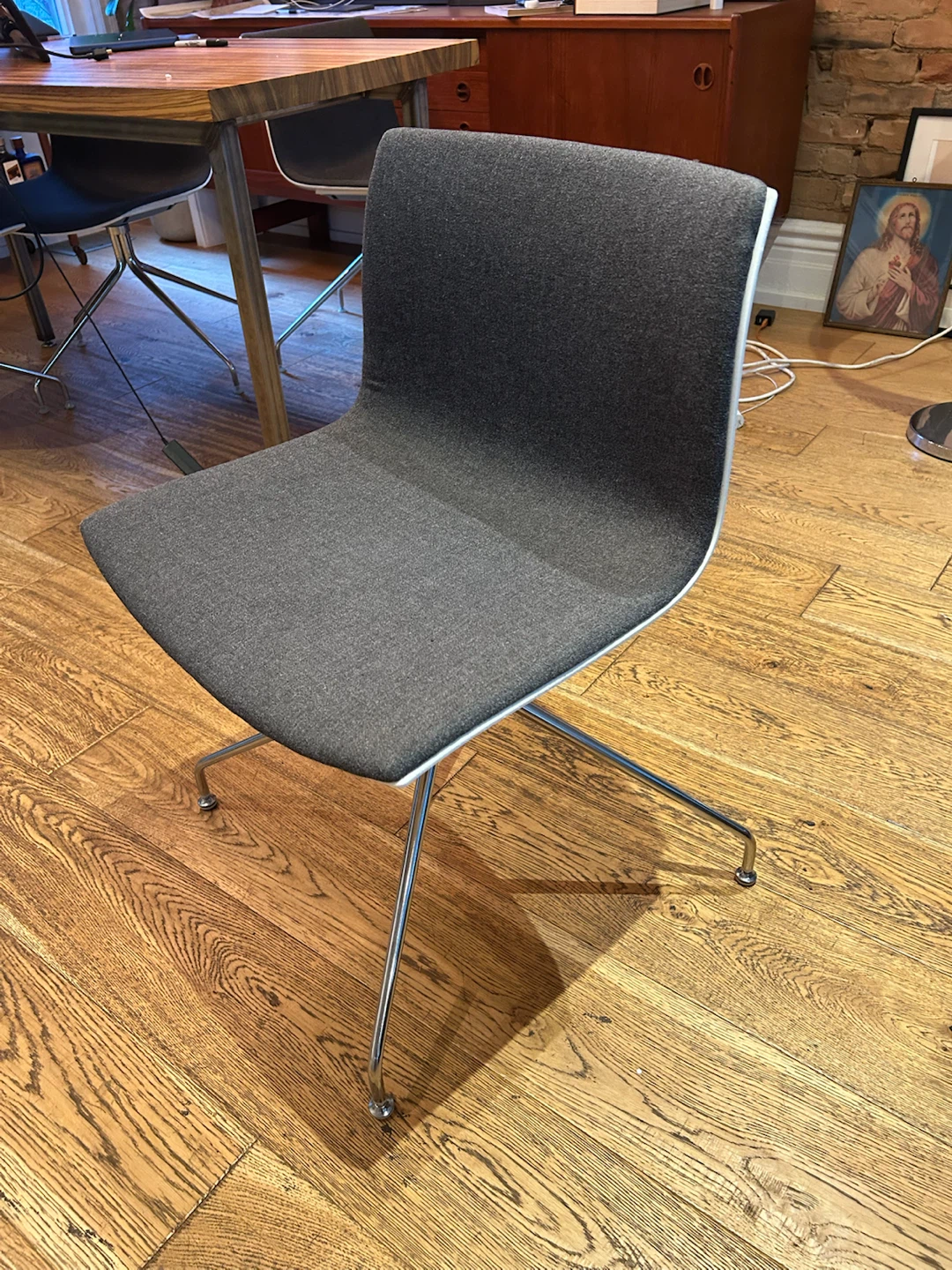 Modern Accent Chair - Arper Catifa 46 Swivel Chairs
