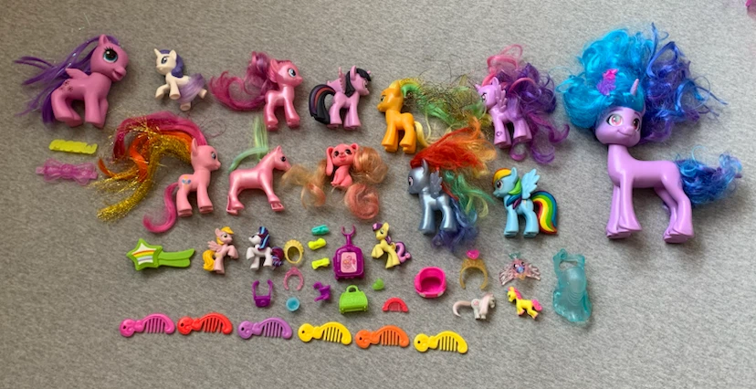 My Little Pony Crystal Empire Castle + Figurines etc. (Pic 2) - photo 2