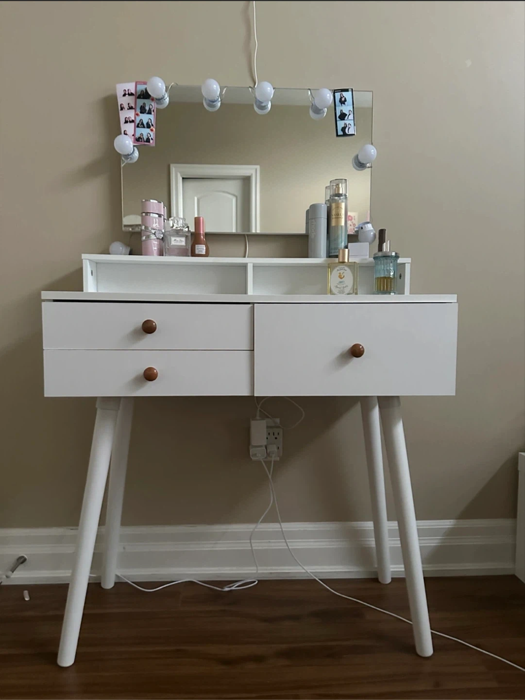 White Vanity Table with Mirror and Lights