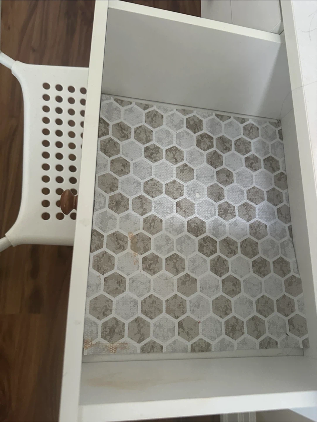 White Vanity Table with Mirror and Lights - photo 4